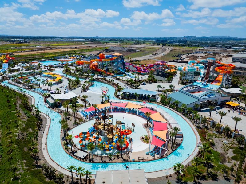 9 California Lazy River And Tubing Spots That Feel Like A Summer Escape Without Leaving The State - Decor Hint Wild Rivers Castaway River, Irvine
