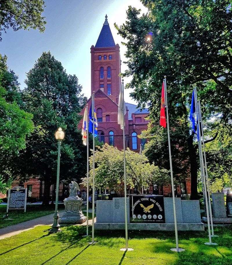 Hamilton County Courthouse, Aurora