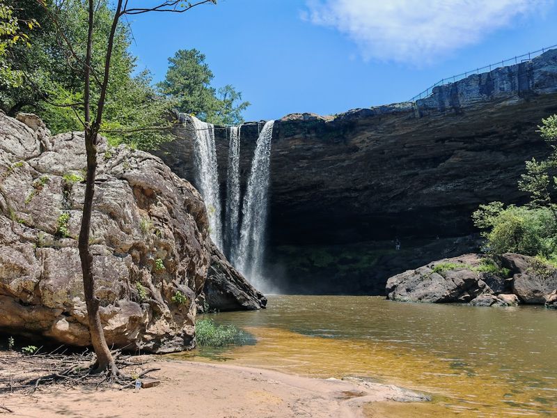 These 12 Alabama Day Trips Are Perfect For Exploring Year-Round - Decor Hint Noccalula Falls Park, Gadsden