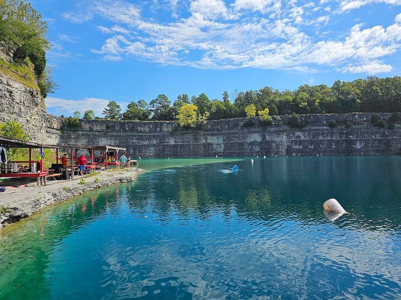 This Under-The-Radar Kentucky Diving Resort Is Worth Discovering - Decor Hint Crystal-Clear Water That Earns The Caribbean Comparison