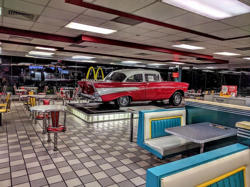 Neon Signs That Buzzed With Old-School Energy
