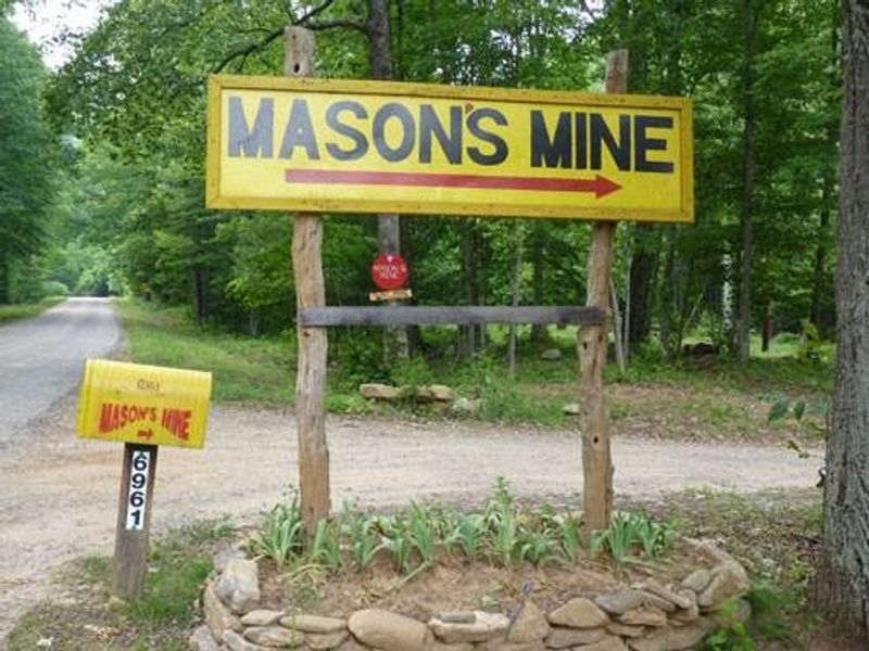 Mason's Ruby & Sapphire Mine