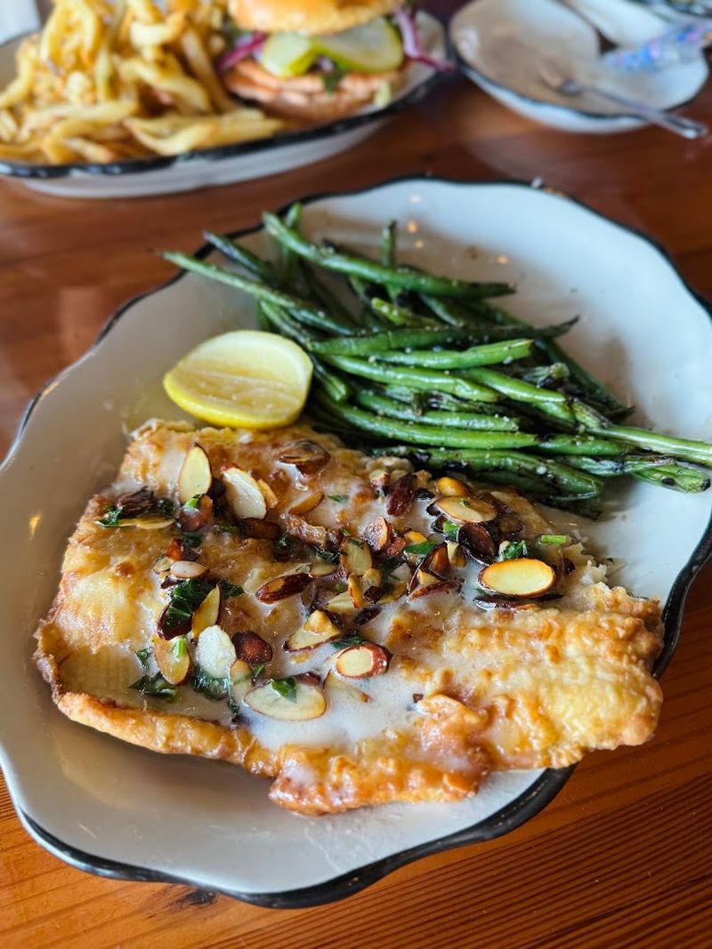 Boathouse Rotisserie & Raw Bar 