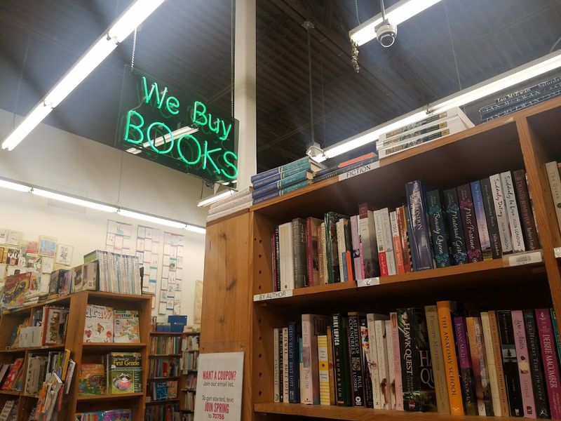 This Huge Kentucky Book Store Offers Thousands Of Titles At Unbelievably Low Prices - Decor Hint Trade-In Program That Puts Cash Back In Your Pocket