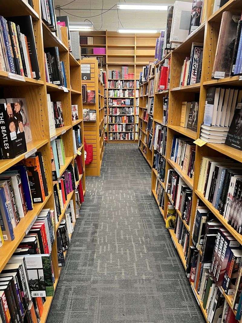 Explore Minnesota's Massive Bookstore That Feels Like A Maze - Decor Hint Poetry And Literature Sections That Go Surprisingly Deep