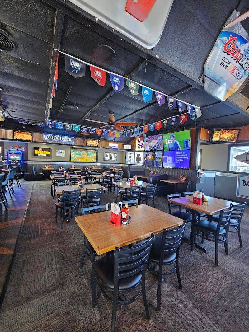 Garage Bar & Grill, Lincoln
