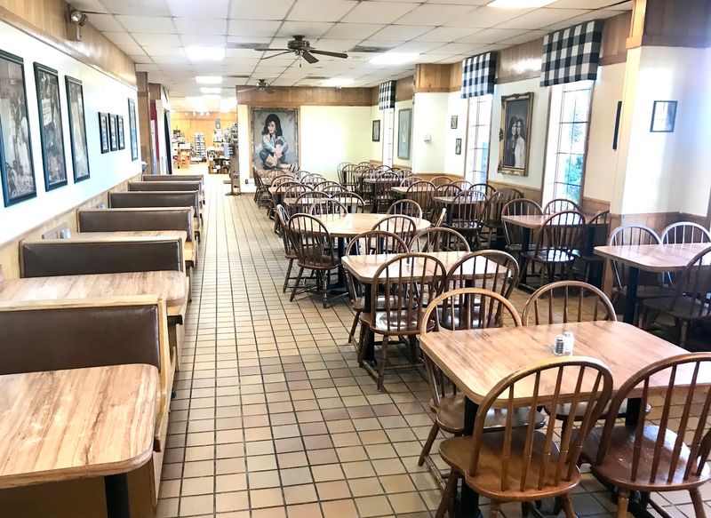 Loretta Lynn's Kitchen, Hurricane Mills