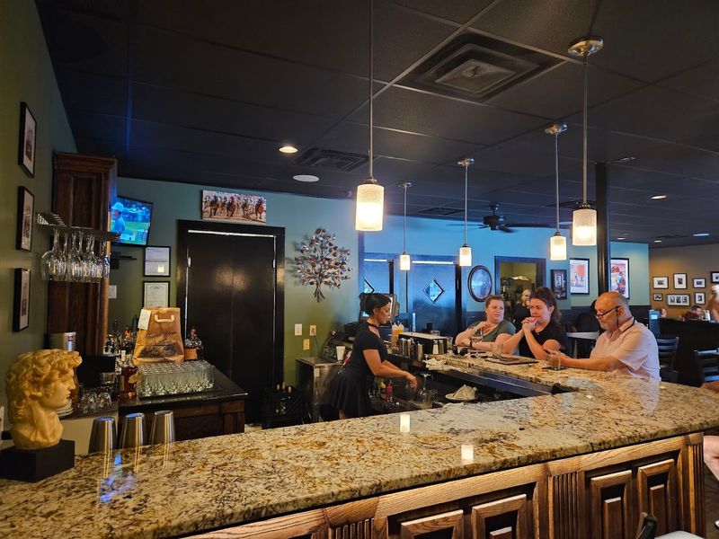 Kentucky Italian Eateries That Don't Make Headlines But Always Have A Crowd - Decor Hint Silvio's Italian Restaurant