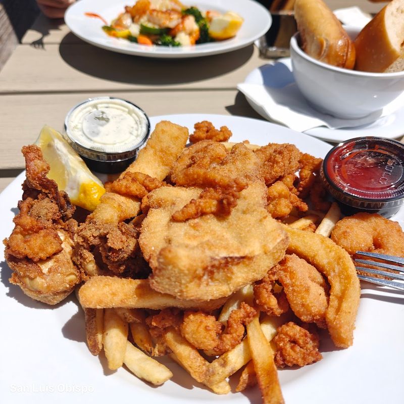 This California Pier Restaurant Was Named One Of America's Best Waterfront Dining Spots - Decor Hint Fish And Chips Add Classic Waterfront Comfort