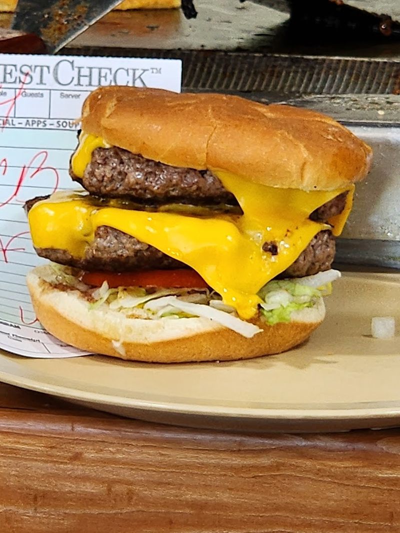 This Tiny Tennessee Burger Shack Will Ruin Every Other Burger You'll Ever Taste - Decor Hint One Visit Is Never Enough