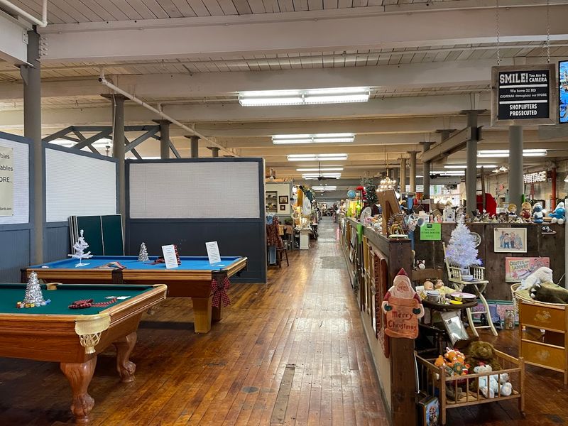 This Georgia Antique Store Is Shaping Up To Be The 2026 Destination Everyone Talks About - Decor Hint Antique Furniture Finds For The Home Decorator In Everyone