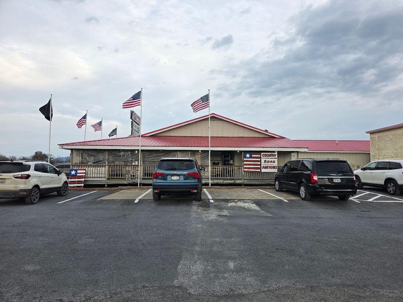 Clearing Your Schedule For This Virginia Flea Market Pays Off Every Time - Decor Hint A Market Worth The Drive