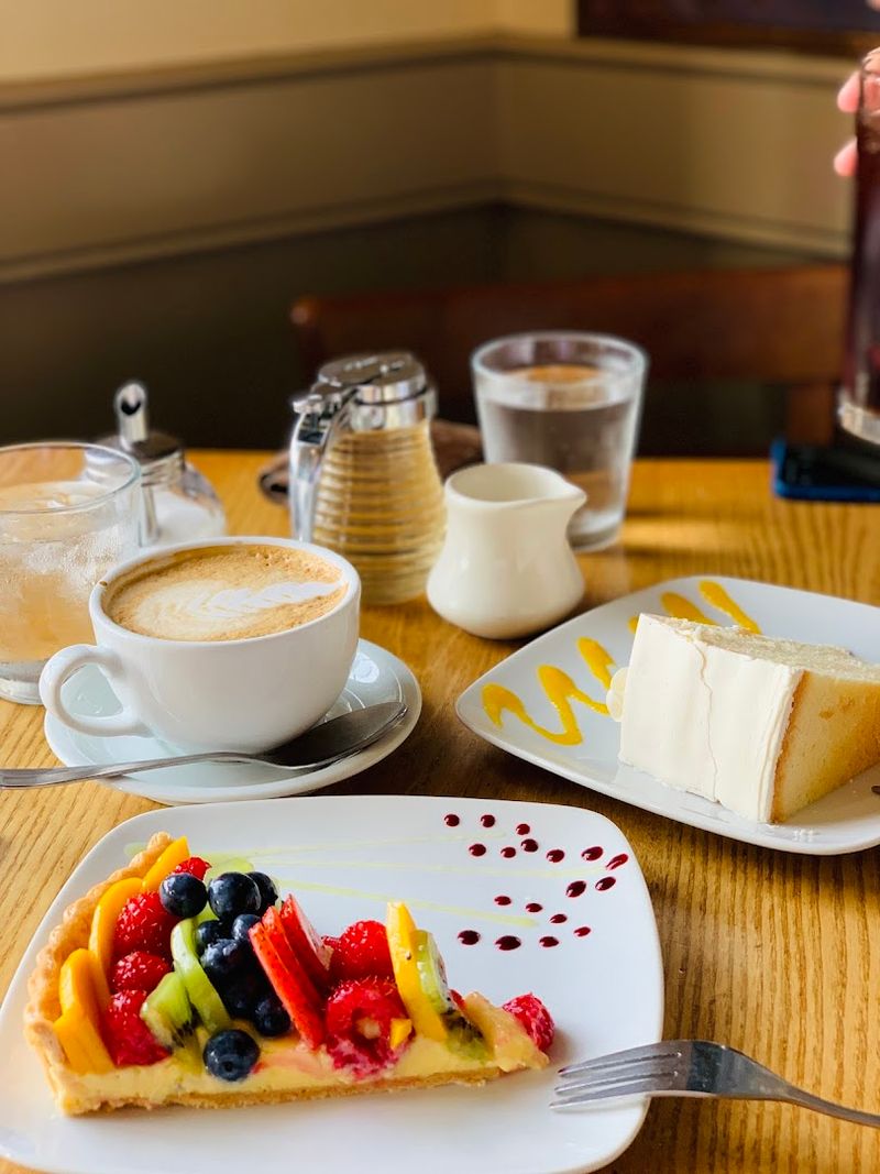This Charming Bakery Is One Of Rhode Island's Sweetest Surprises - Decor Hint Key Lime, Tiramisu, And More