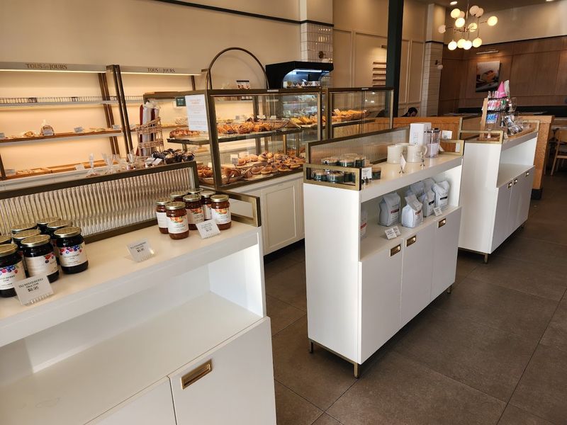 This Nebraska Bakery Makes Flaky Pastries Feel Like A Full-Blown Dessert Hunt - Decor Hint French-Asian Bakery Style Gives It A Different Feel