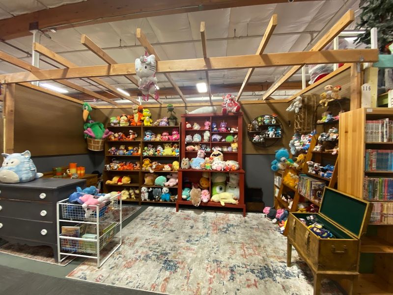 Jewelry And Accessories Worth Stopping For
