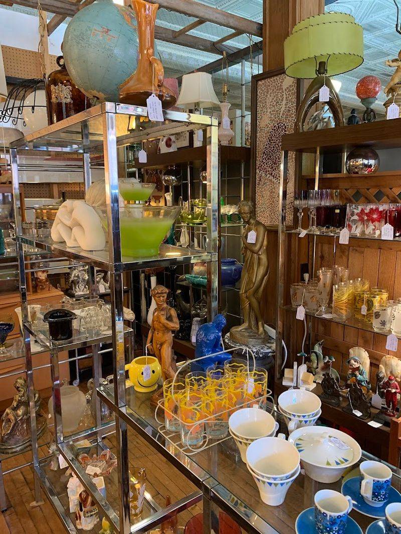 This Massive Pennsylvania Vintage Store Feels Like A Lucky Find Waiting To Happen - Decor Hint Why This Place Stays With You
