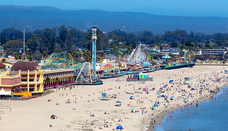 12 California Day Trips That Feel Like Mini Vacations Without Passing $50 - Decor Hint Santa Cruz Beach Boardwalk Area