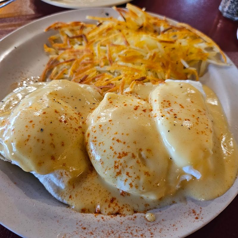 The Hot Beef Sandwich That Makes The Place More Intriguing