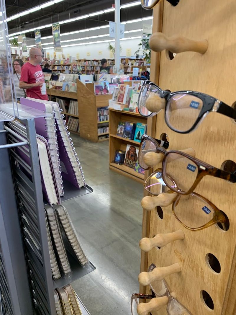 This Huge Kentucky Book Store Offers Thousands Of Titles At Unbelievably Low Prices - Decor Hint A Community Gathering Spot With A Warm, Welcoming Vibe