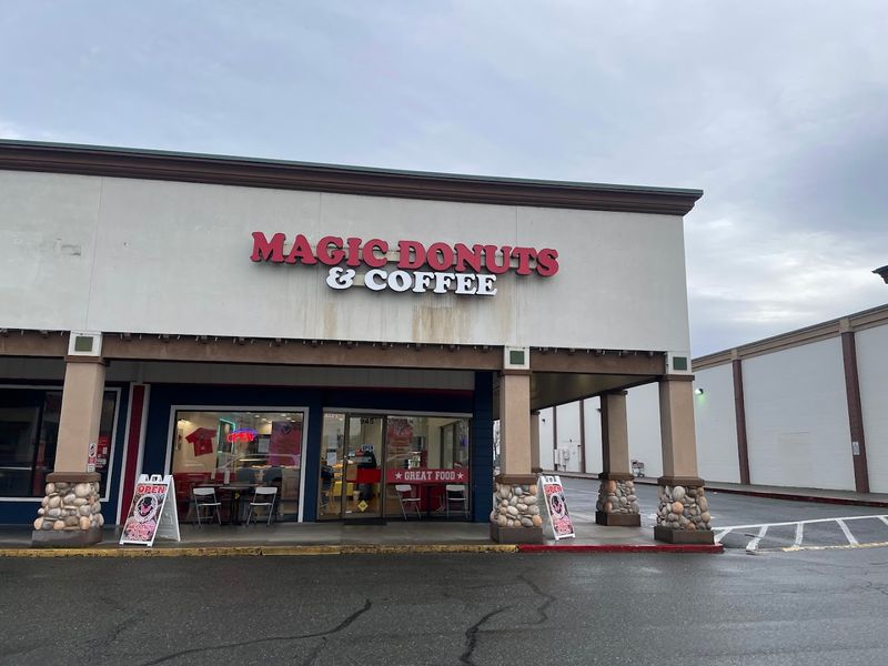 These 11 Incredible Donut Shops In Oregon Are Worth A Cross-State Drive - Decor Hint Magic Donuts & Coffee