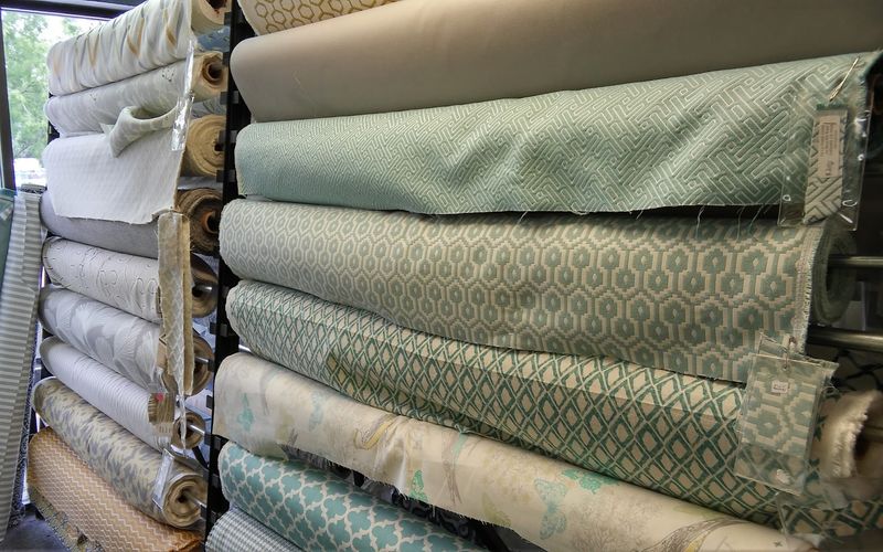 De Lis Fabric Outlet
