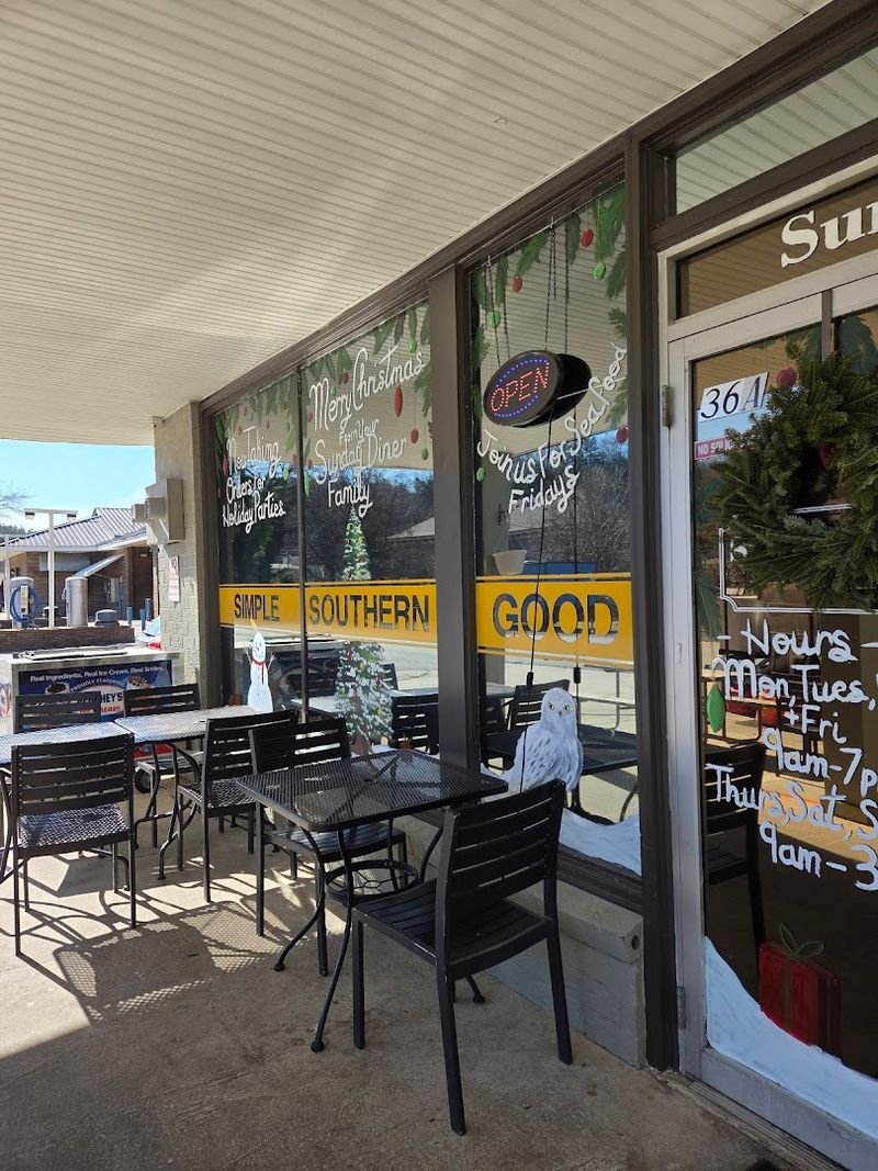People Drive From All Over Georgia For Big Country Breakfasts At This Simple Mountain Restaurant - Decor Hint Smoked BBQ That Fills The Street With Temptation