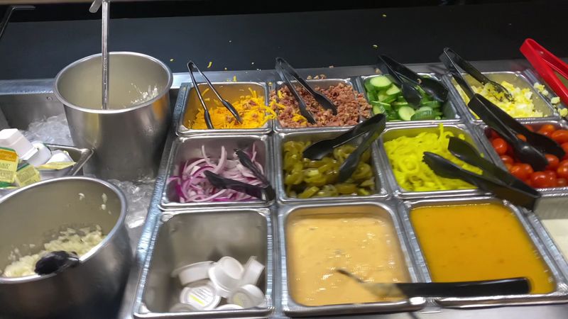 This Seafood Buffet In Tennessee Offers The Crispiest Fried Shrimp You'll Ever Taste - Decor Hint The Salad Bar And Cold Selections