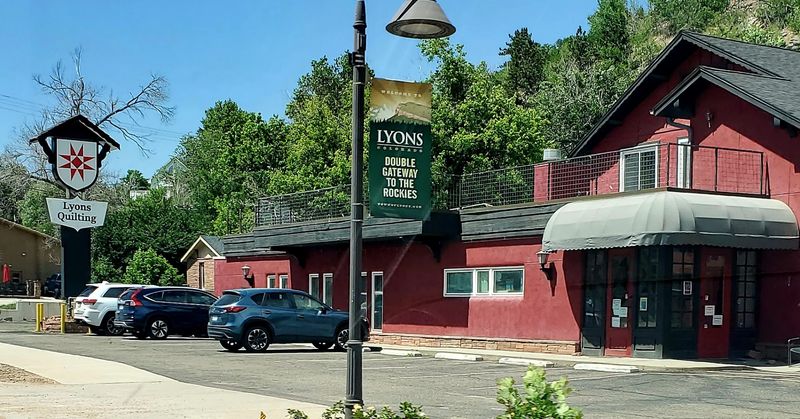 Craft Lovers Will Lose Track Of Time Inside This Enormous Colorado Store - Decor Hint A Quilting Paradise Right On Main Street