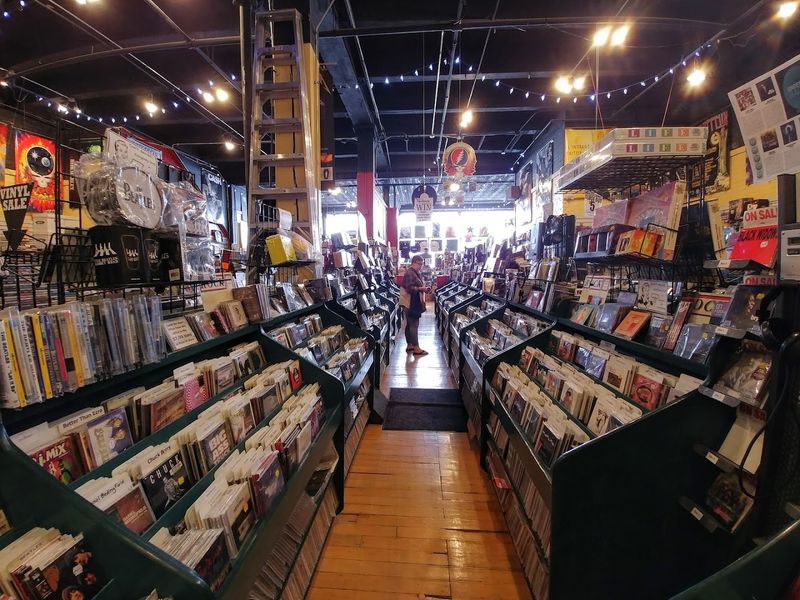 Vinyl Fans Get Plenty To Flip Through