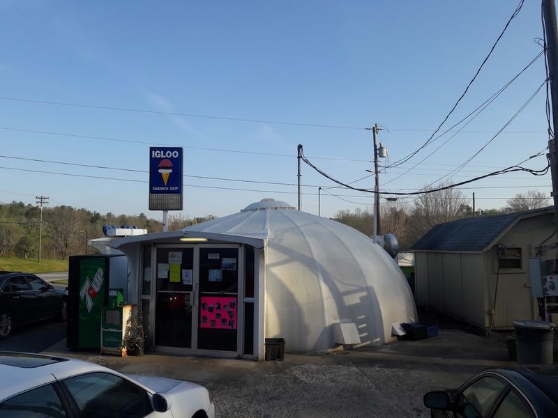 This Igloo-Shaped North Carolina Ice Cream Shop Is Impossible To Drive Past - Decor Hint Cash Only Charm