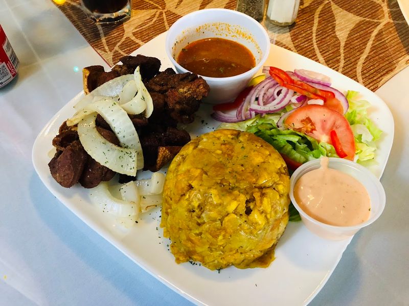 Humacao Restaurant & Lounge, East Hartford