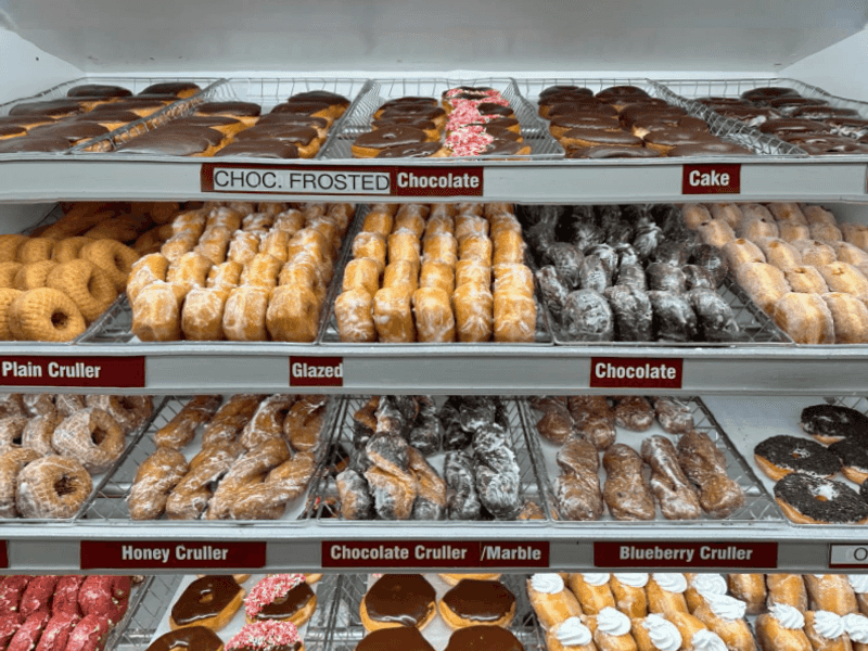 These 11 Donut Destinations Made Our New Hampshire Food Adventure Complete - Decor Hint Heav'nly Donuts, Nashua