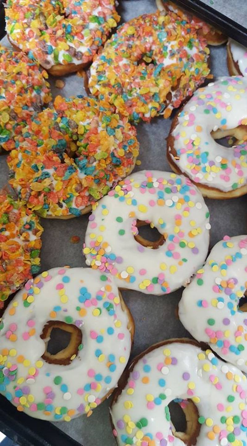 These 10 Idaho Donut Shops Come With Plenty Of Sprinkles Along The Way - Decor Hint Amazing Glaze Donuts, Pocatello