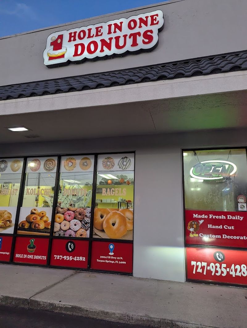 Hole In One Donuts, Tarpon Springs