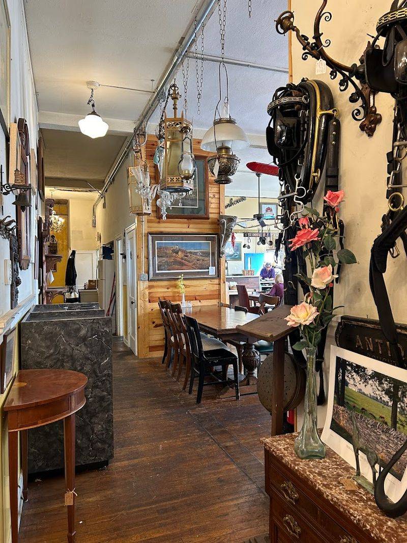 Courtyard Deli
