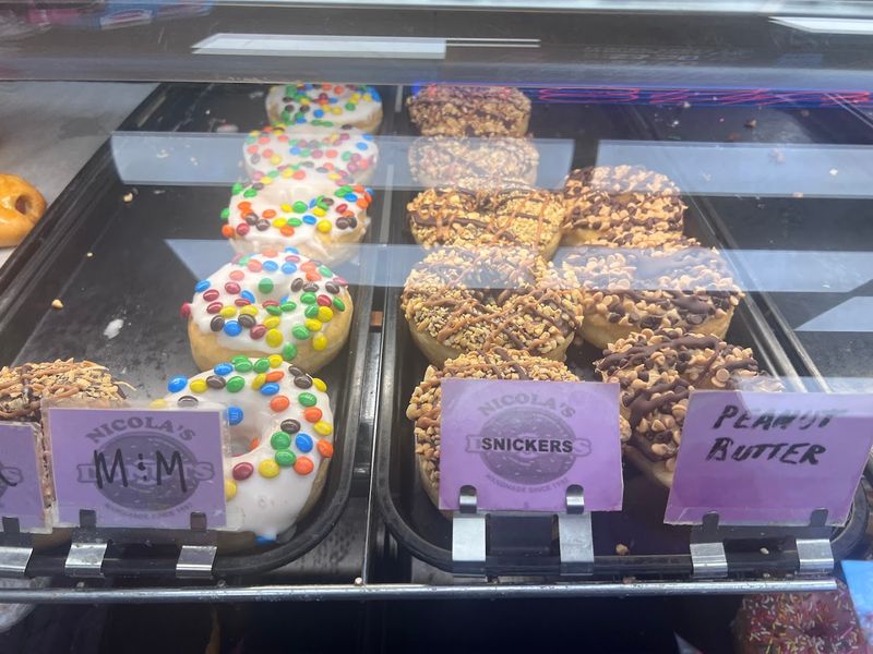 12 Donut Shops In Florida That More Than Live Up To Expectations - Decor Hint Nicola's Donuts