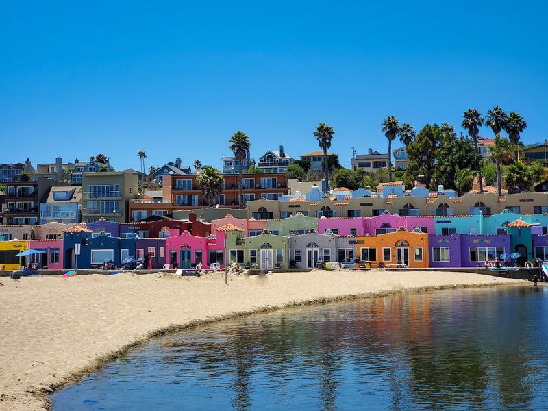 These 12 California Beaches Are Known For Sea Glass Or Interesting Shells - Decor Hint Capitola Beach, Capitola