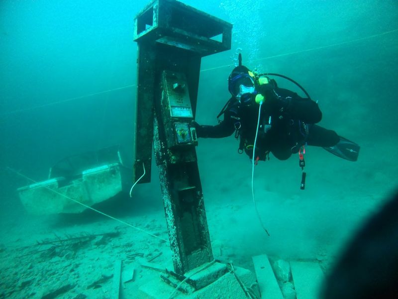 Night Diving Experiences That Bring The Quarry To Life After Dark