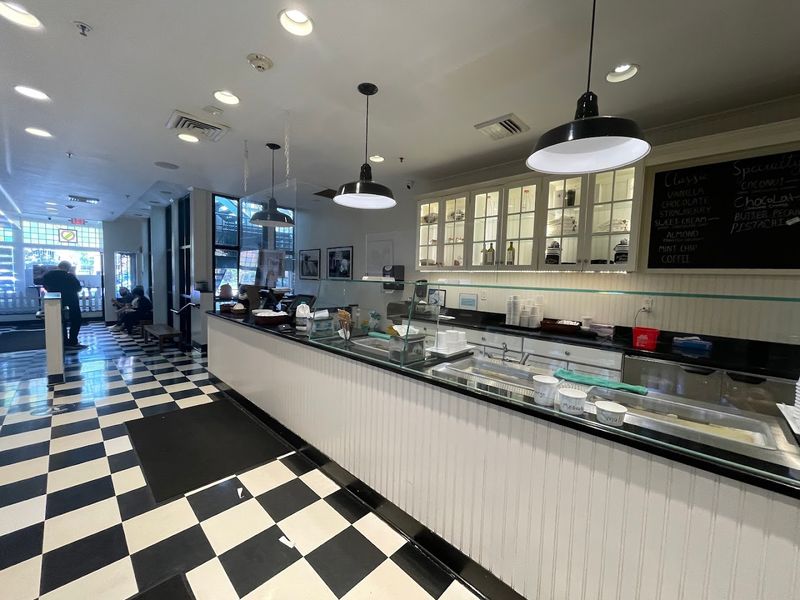 These 10 Connecticut Bakeries Are Beloved For Sweets That Sell Out Fast - Decor Hint Arethusa A Mano, New Haven