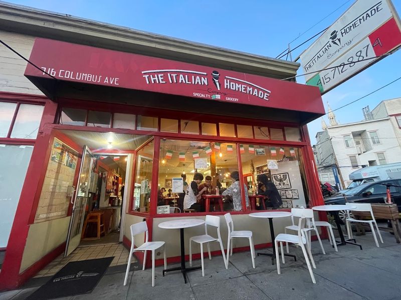 Casual Counter Service Keeps It Easy