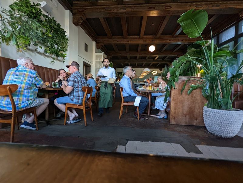 This Idaho Restaurant Makes Every Meal Feel Like A Special Occasion - Decor Hint Service That Sets The Standard