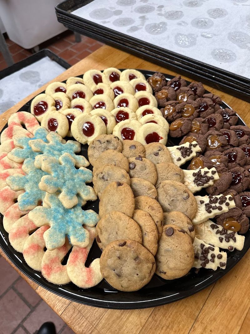 11 Connecticut Bakeries Famous For Italian Cookies That Sell Out Fast - Decor Hint Petonito's Pastry Shoppe