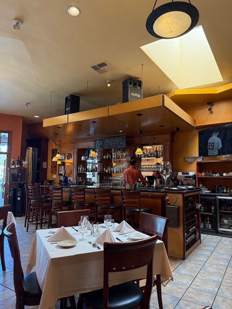 11 Under-The-Radar Bay Area, California Italian Restaurants Locals Keep Recommending - Decor Hint Vaso Azzurro Ristorante, Mountain View