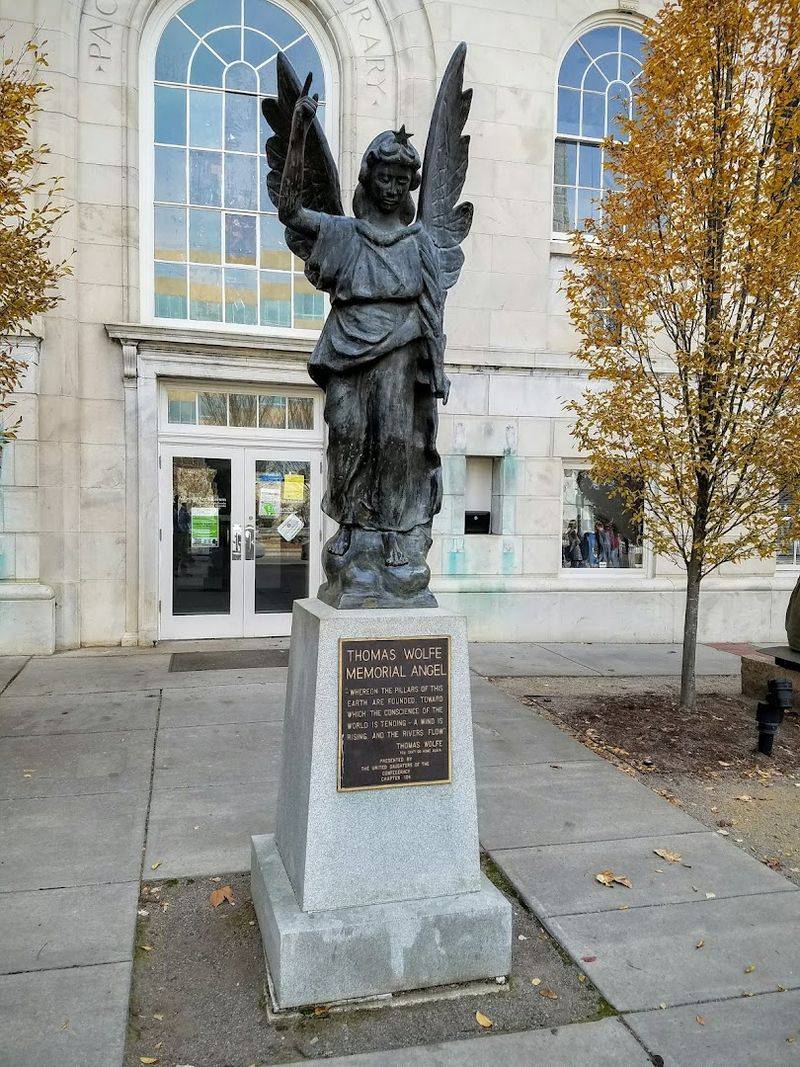 Visit This North Carolina Historic Site Where A Famous Writer's Asheville Story Comes To Life - Decor Hint Family Stories Give The Memorial Its Human Pull