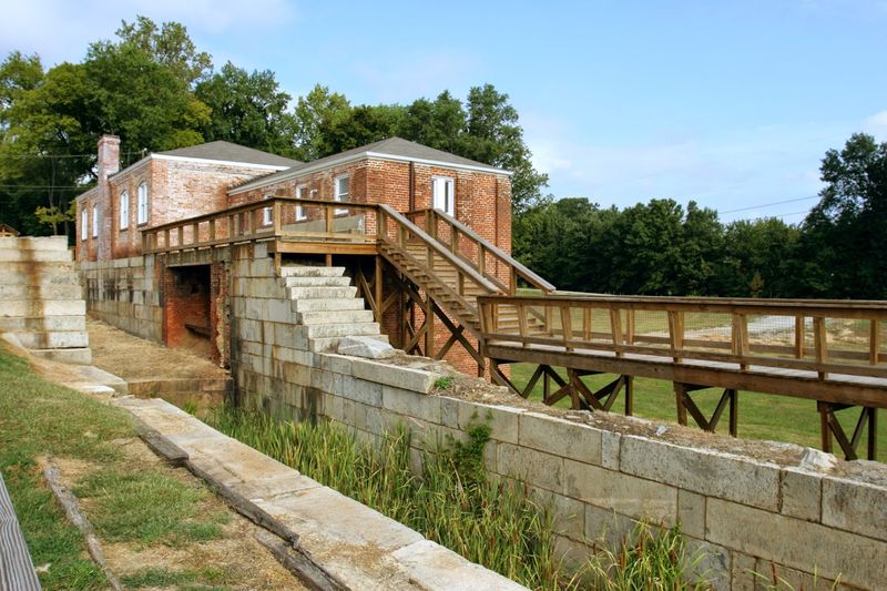 9 Dirt-Cheap Road Trip Destinations In North Carolina That Feel Like A Million Bucks - Decor Hint Roanoke Canal Museum And Trail