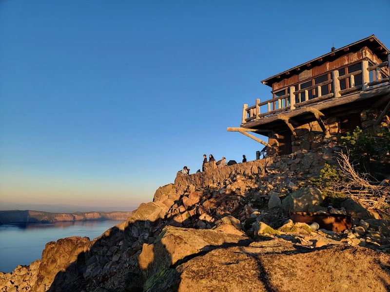 11 Oregon Mountain Views That Feel Almost Too Beautiful To Be Real - Decor Hint Watchman Peak Trail