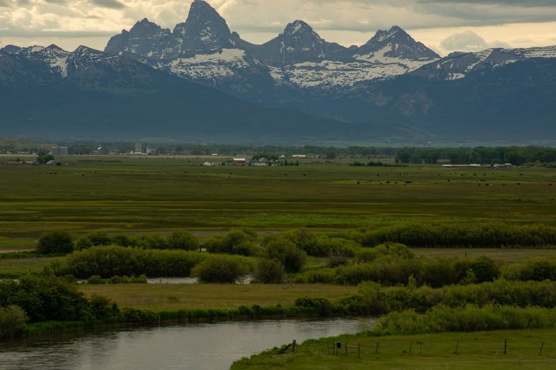 Swan Valley Starts The Road With River Country Scenery