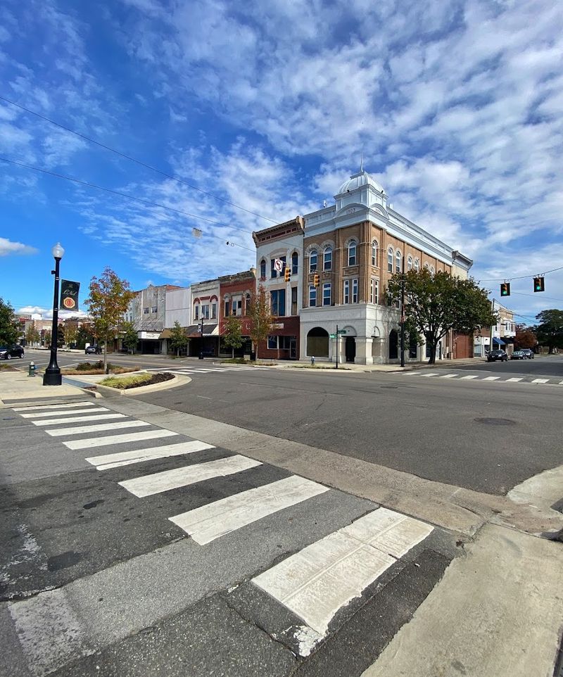 This Sleepy North Carolina Town Still Has Homes Under $150,000, And Moving There Might Make Sense - Decor Hint Downtown Kinston Has More Life Than Expected
