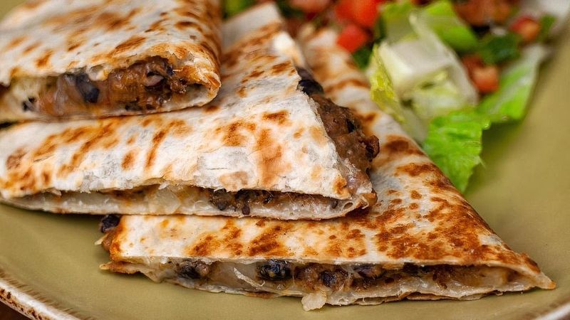 10 Crowd-Pleasing Mexican Restaurants In Pennsylvania You Need To Try - Decor Hint Mad Mex Shadyside, Pittsburgh