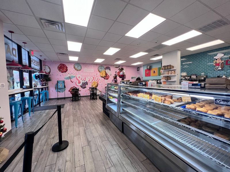 St. George's Donuts, E Sunshine